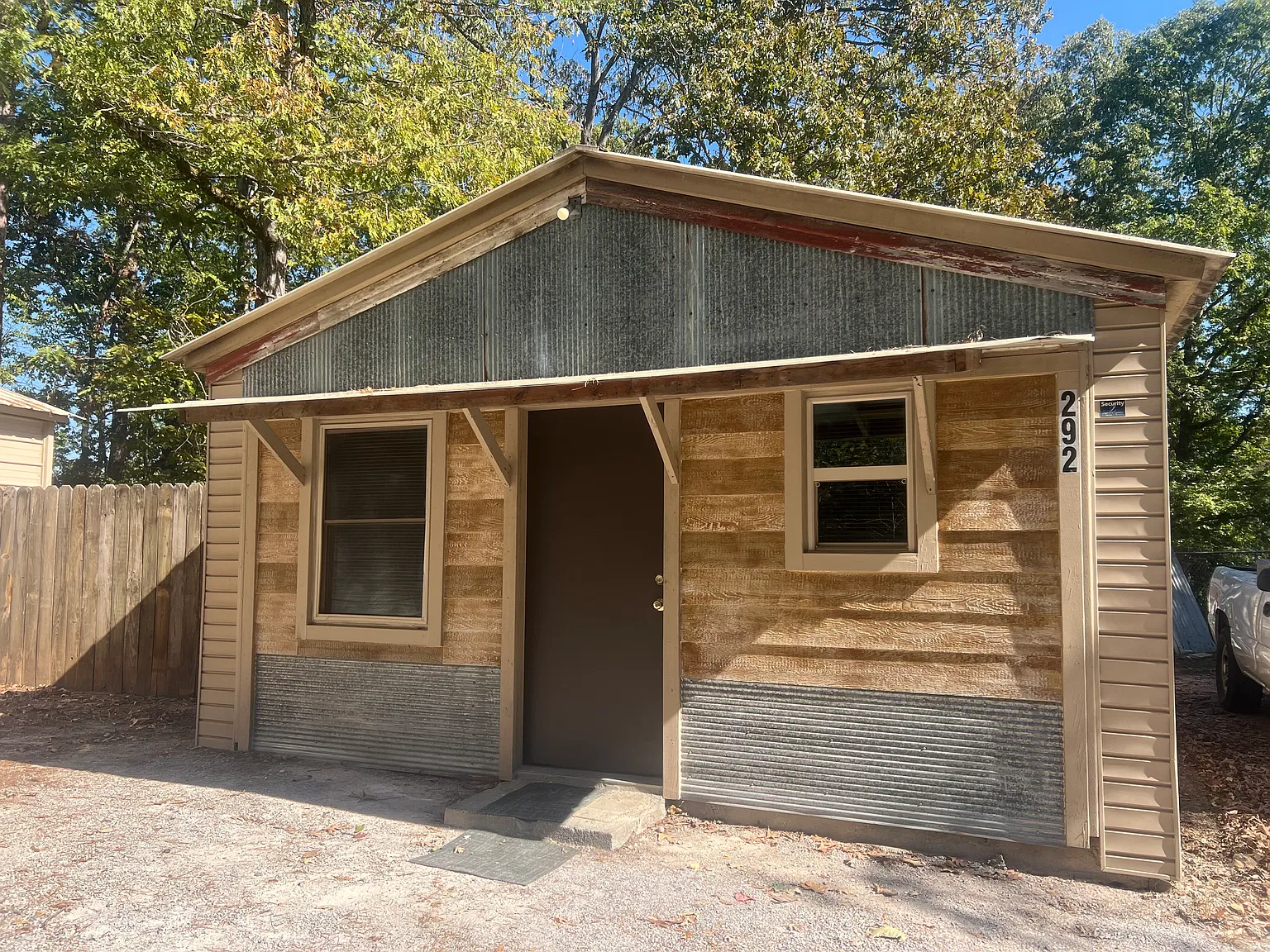 Studio, 900 sqft, $950 — Photo 3