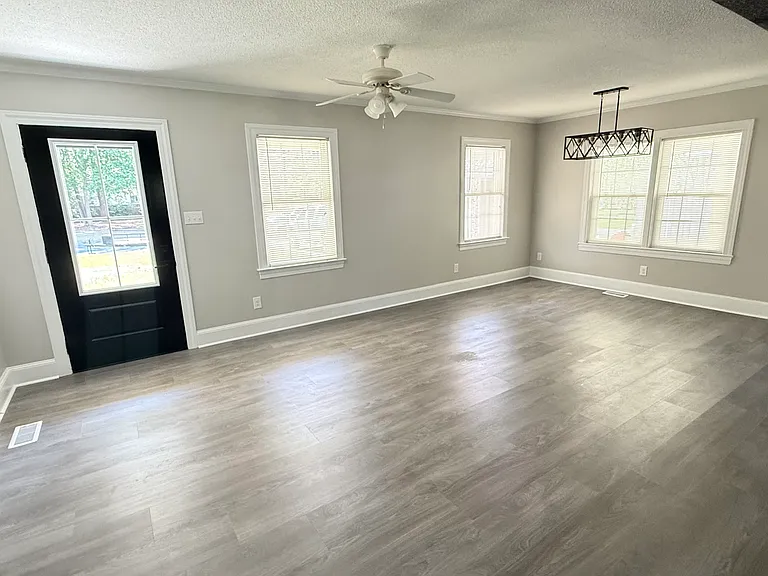 209 Harmony St — Photo 15