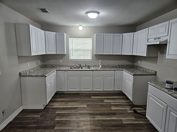 2nd image of 4006 Ramsey St
