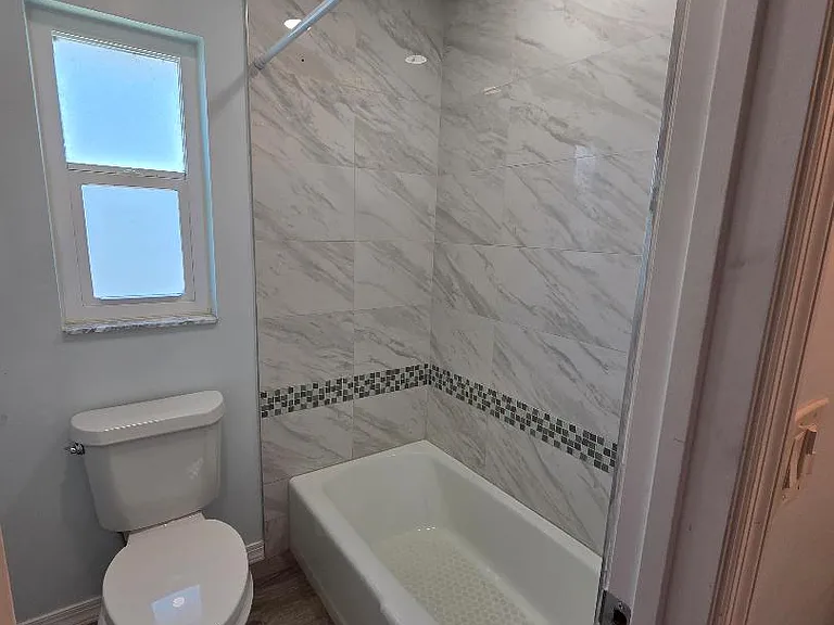 549 La Gorce Dr — Photo 37