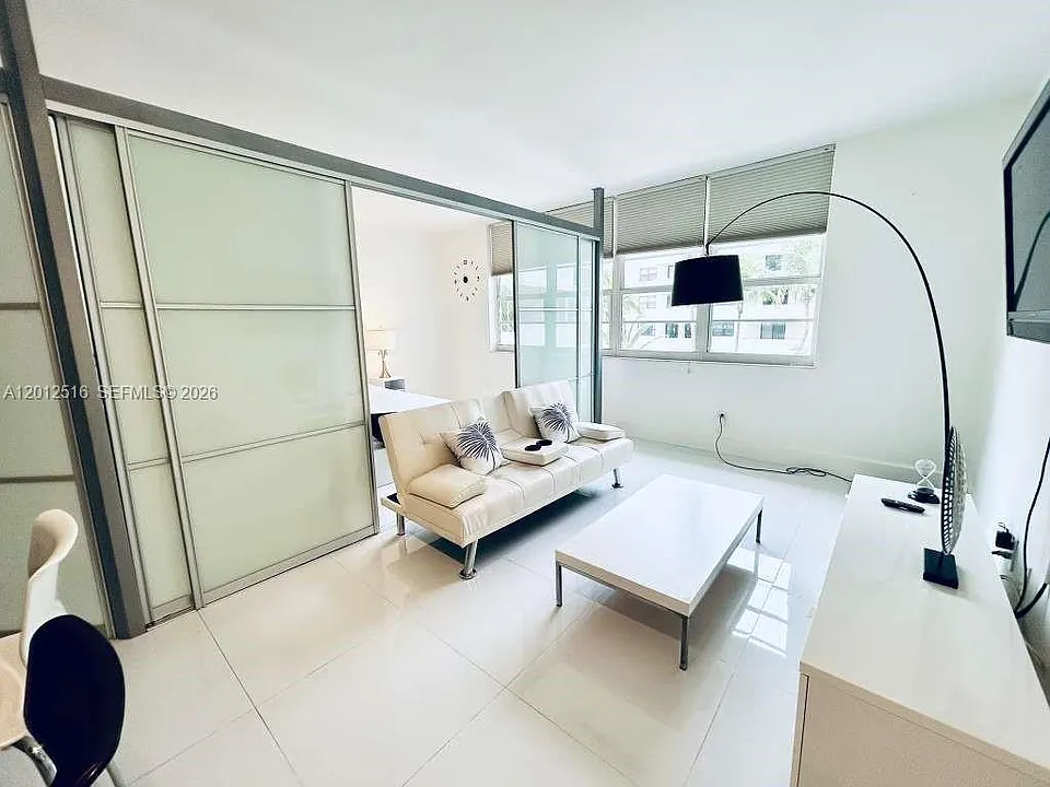 100 Lincoln Rd #526