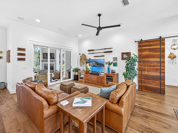 4th image of 726 Driftwood Point Rd