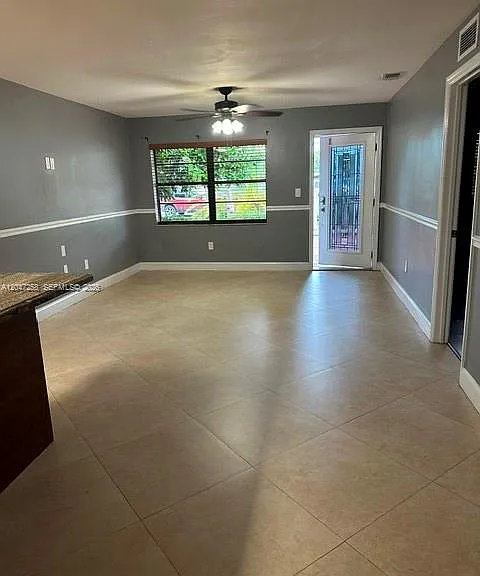 1065 NW 15th St — Photo 5