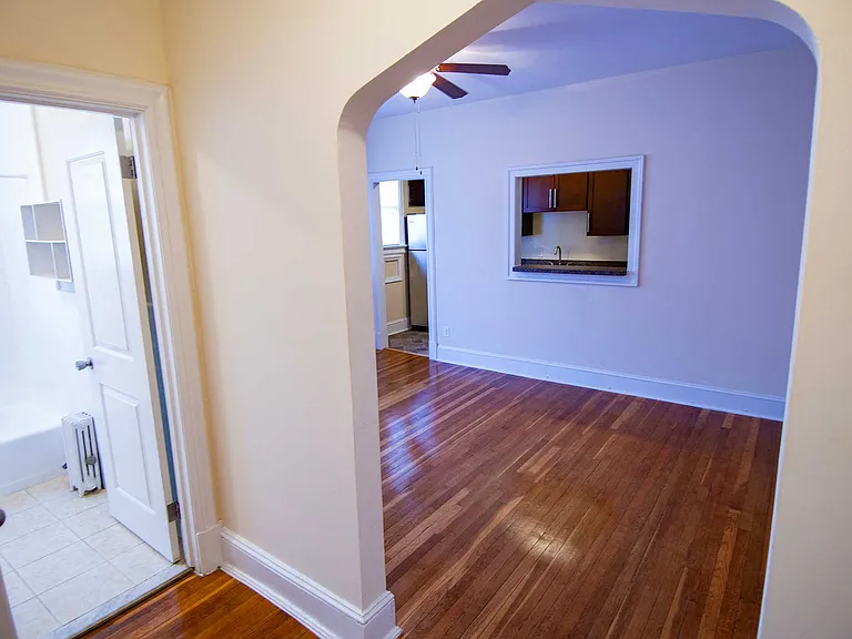 Connecticut Avenue Apartments/Dore/The Abby — Photo 59