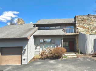 203 Lakeview Dr, Morgantown, WV 26508