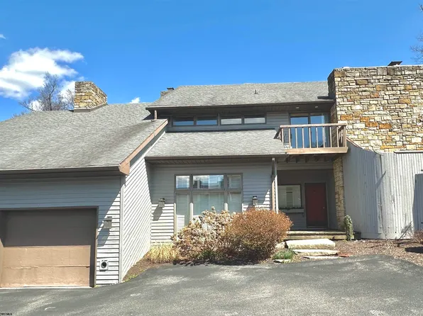 203 Lakeview Dr, Morgantown, WV 26508