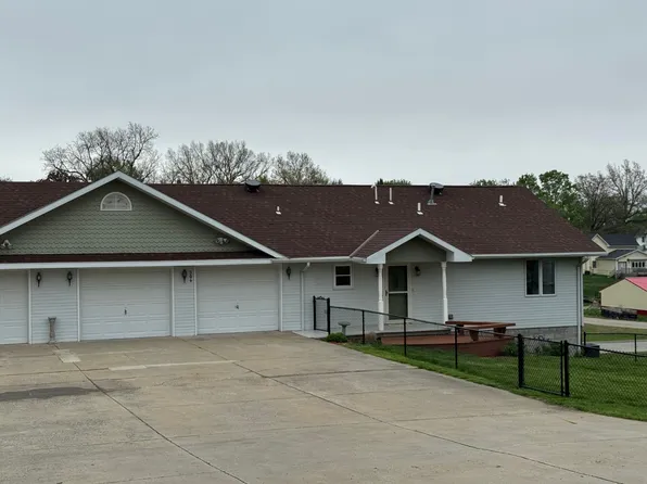 306 Walnut St, Walnut, IA 51577