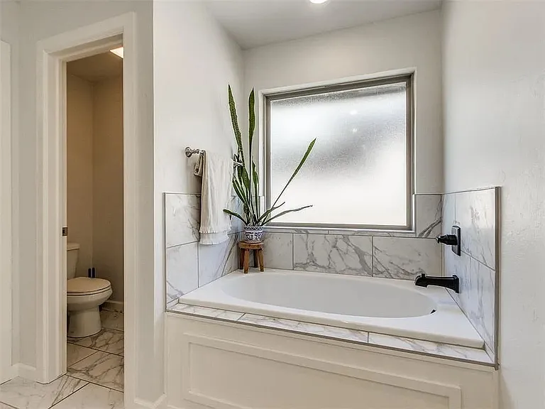 3301 NW 159th Ter — Photo 9