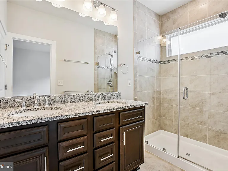 13340 Sherwood Park Ln — Photo 14