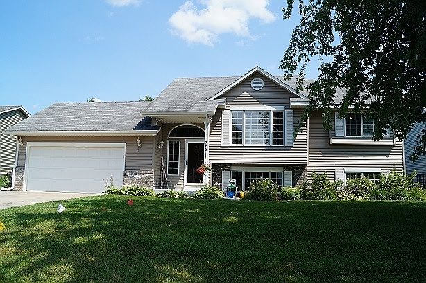 1st image of 275 Tiffany Dr