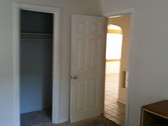 4th image of 633 42nd St S