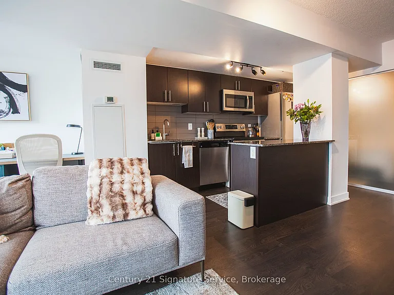 11 Superior Ave #101 — Photo 8