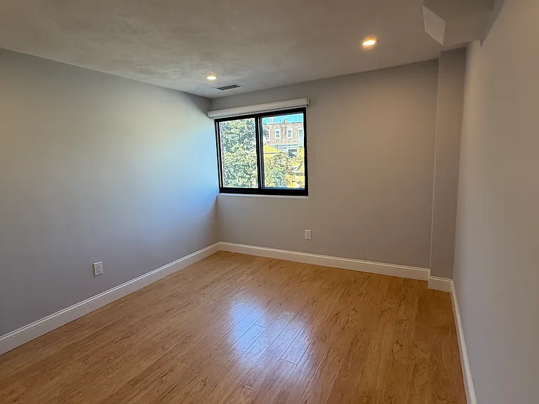 1600 Massachusetts Ave #404 — Photo 12