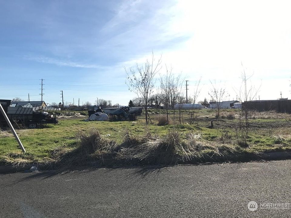 2nd image of 511 Edith Ave