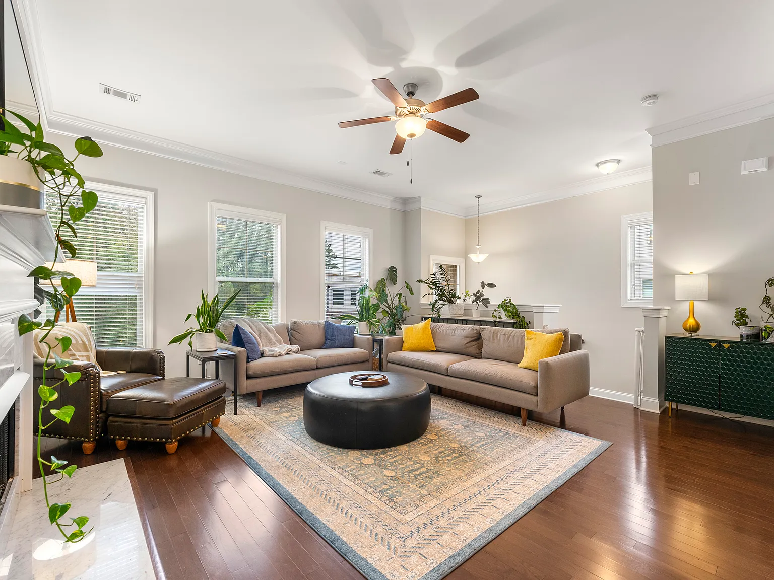 4 bed, 3.5 bath, 2615 sqft, $3,750 — Photo 3