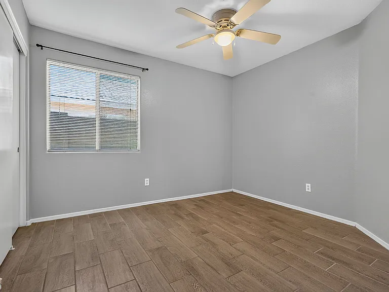 15542 N 136th Ln — Photo 13