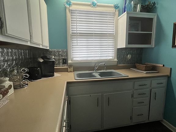 3rd image of 2301 Dalebrook Ct Unit A