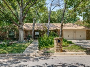 2704 English Chase Ct, Arlington, TX 76016