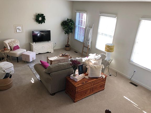 5th image of 399 Marshall Heights Dr
