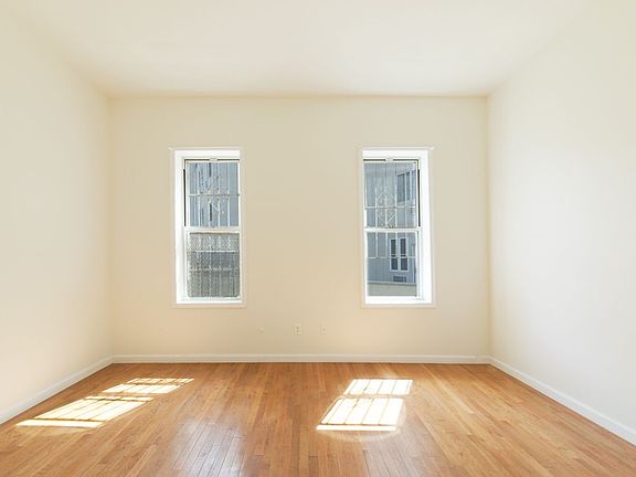 4th image of 176 Kingsland Ave APT 4