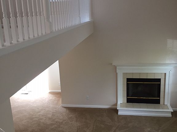 2nd image of 916 Bristol Ln