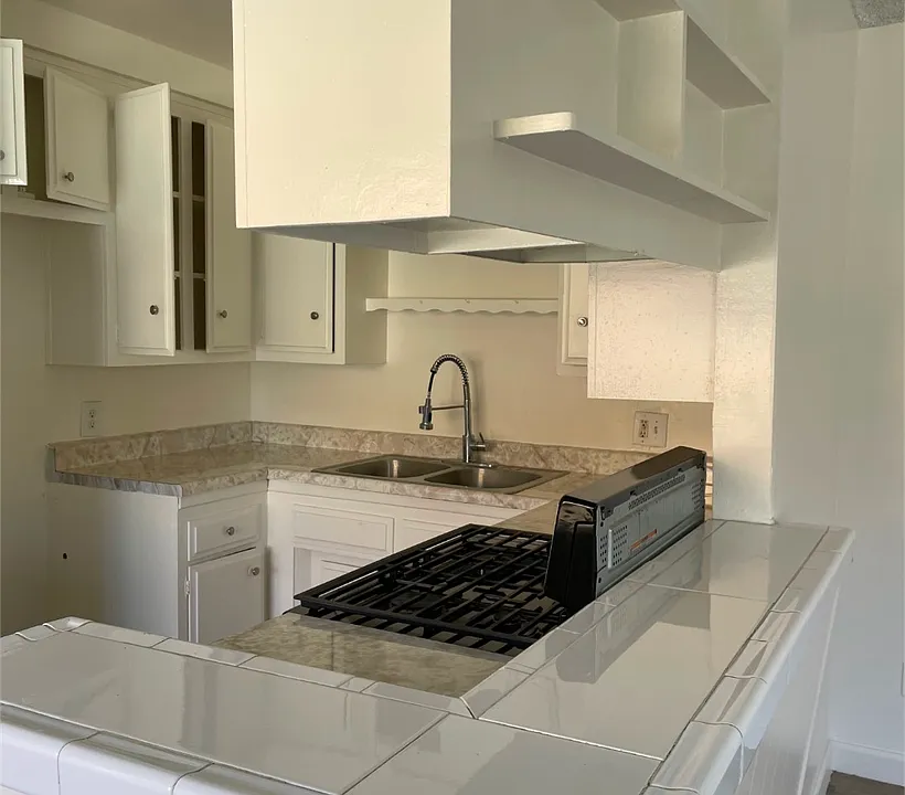 930 Broad Ave #6