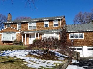 145 Cromwell Cir, Staten Island, NY 10304