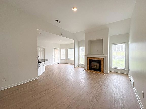 5th image of 8581 Shady Elm Dr