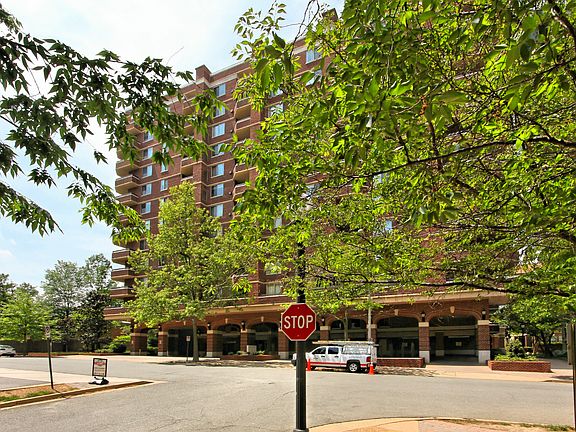 2nd image of 1276 N Wayne St APT 608