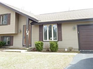 28 Red Leaf Dr, Rochester, NY 14624