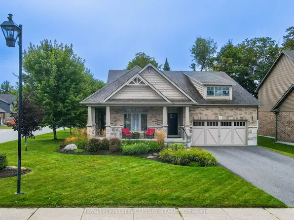 3 Homestead Ln, Huntsville, ON P1H 2N8