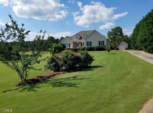 210 Elders Mill Estates Dr, Senoia, GA 30276