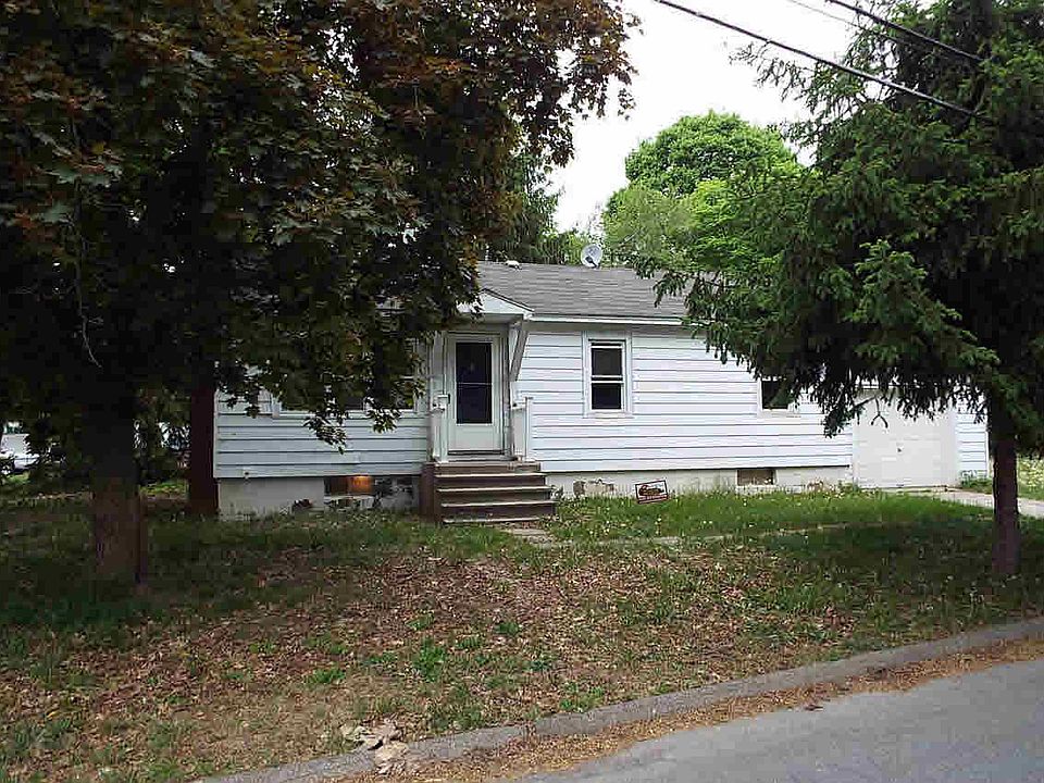 1st image of 4 Cathy Dr