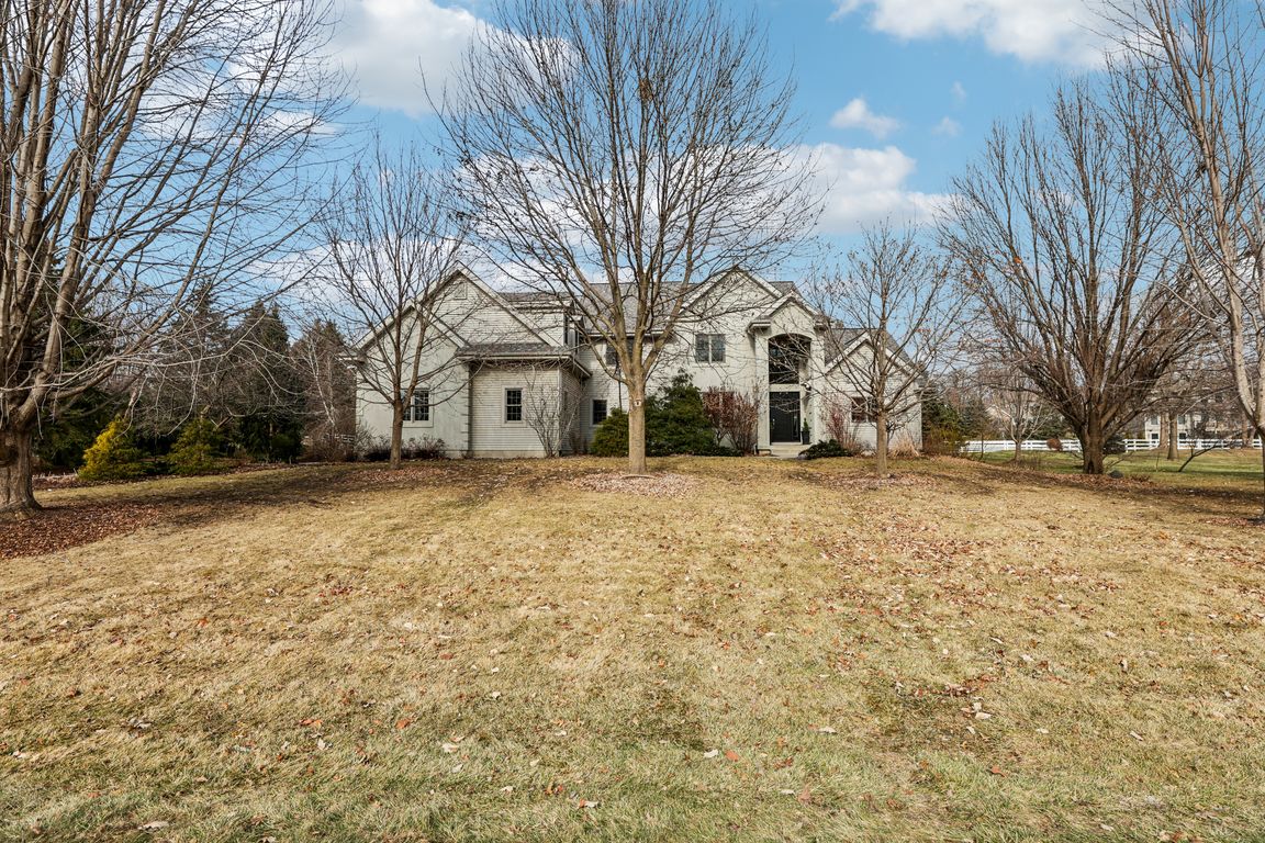 Cobblestone Ln-S1802-001.jpg