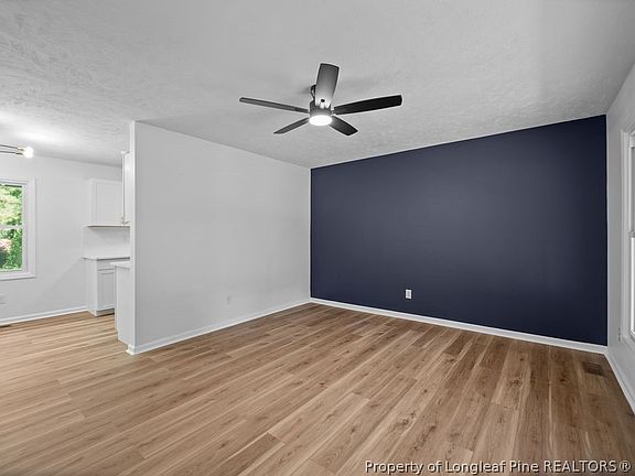 4th image of 736 Burgoyne Dr