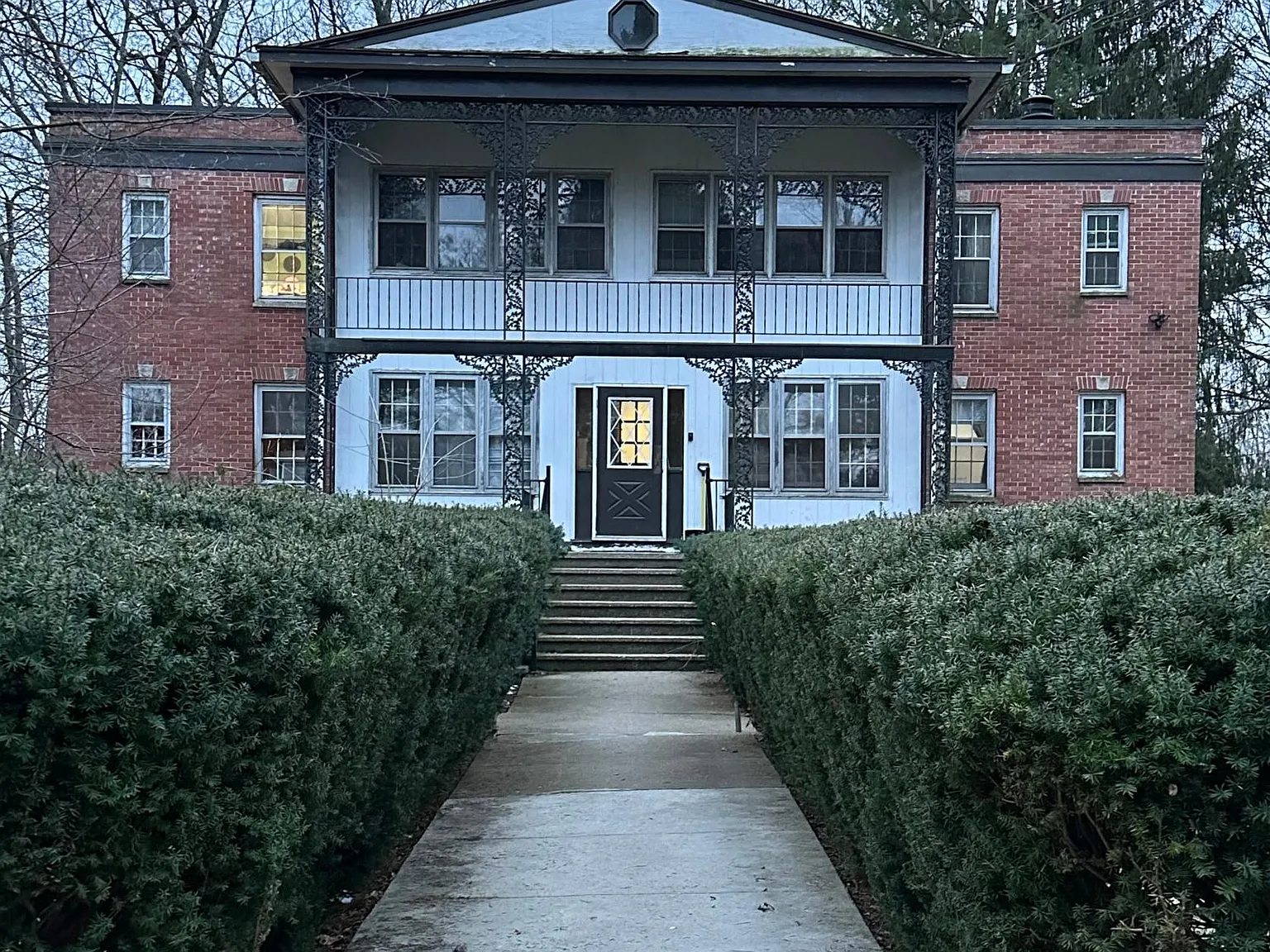 6200 Parkview Ave — Photo 1