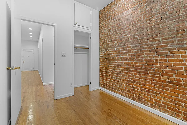 Rented by CitySites Real Estate Group | media 14