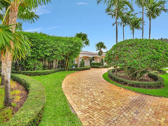 5th image of 1520 SE 24 Avenue
