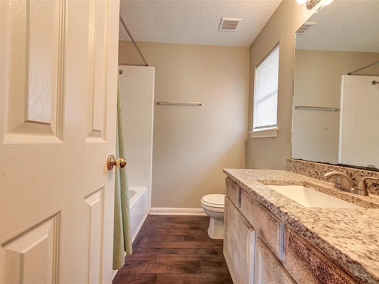 7302 Greenwood Point Dr — Photo 29