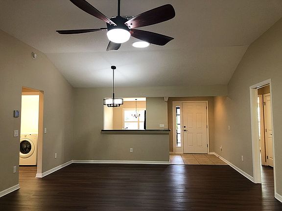 4th image of 3403 Eisenhower Way