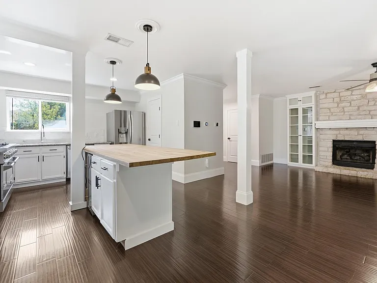 8404 Hornet Dr — Photo 8