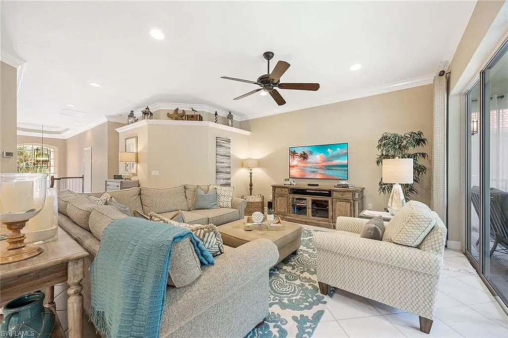 3 bed, 3.0 bath, 2836 sqft, $11,000 — Photo 2