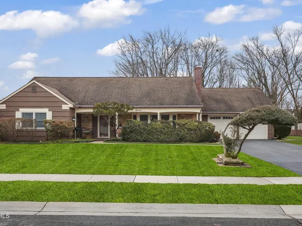 11 Anton Place, Aberdeen, NJ 07747