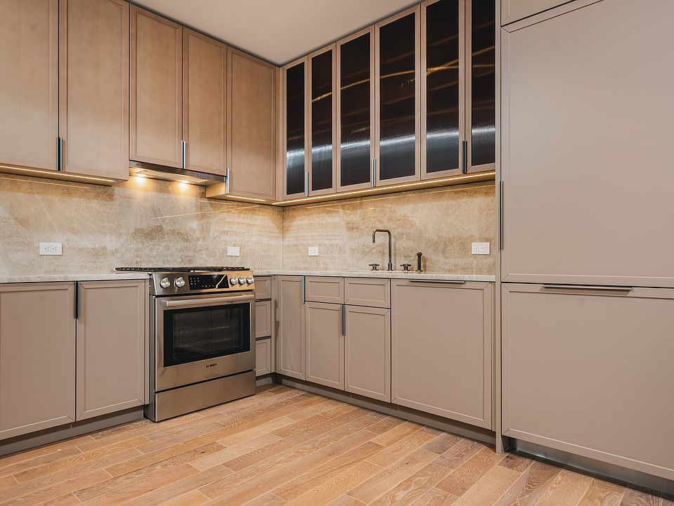 1st image of 262 9th St #706