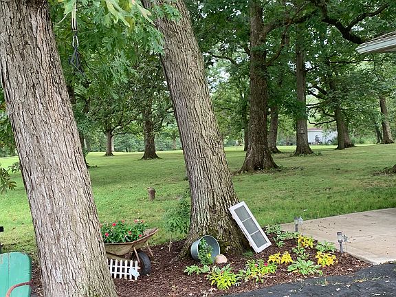 5th image of 105 Vista Dr