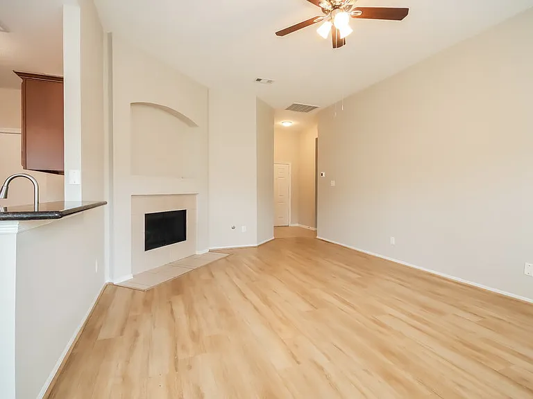 32103 Sue Ln — Photo 5