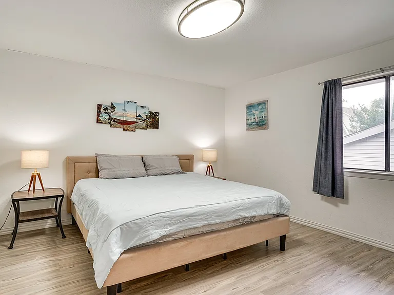 6646 E Lovers Ln — Photo 32