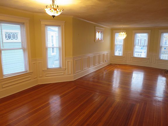 4th image of 45 Paulina St #2