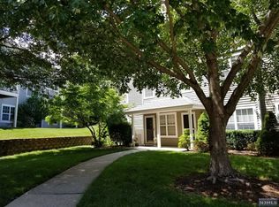 1376 York St, Mahwah, NJ 07430