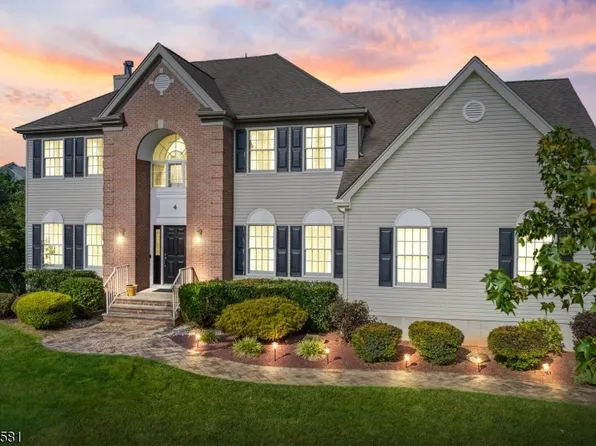 4 Covel Dr, Hillsborough Twp., NJ 08844